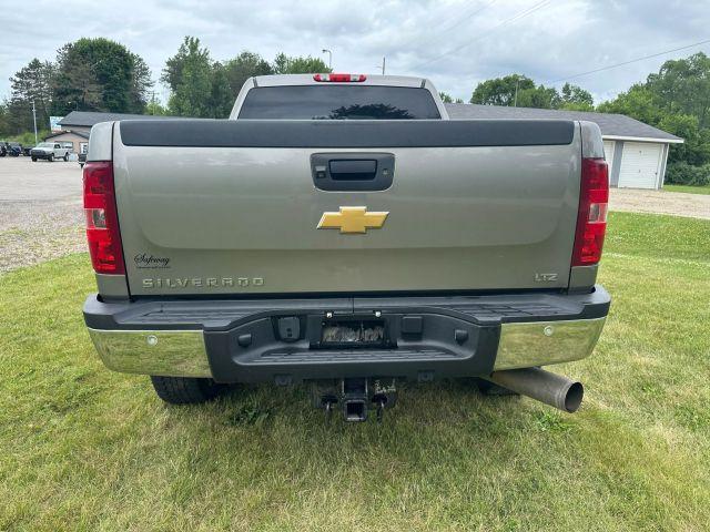 Photo of 2014 Graystone Metallic Chevrolet Silverado 2500