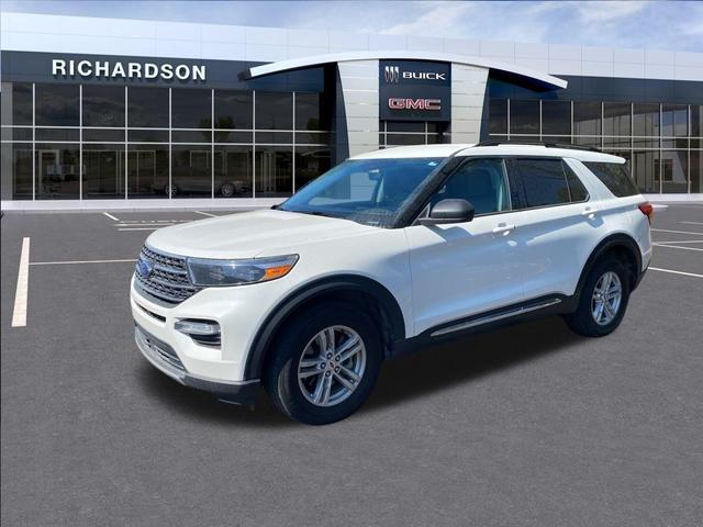 Photo of 2022 Star White Metallic Tri-Coat Ford Explorer