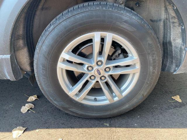 Photo of 2022 Star White Metallic Tri-Coat Ford Explorer