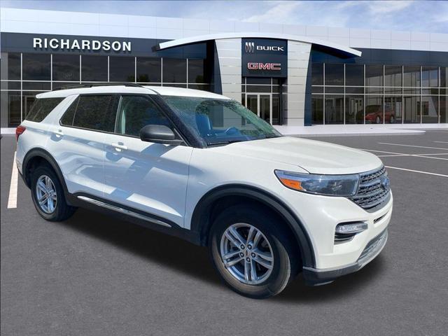Photo of 2022 Star White Metallic Tri-Coat Ford Explorer