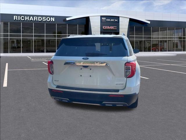 Photo of 2022 Star White Metallic Tri-Coat Ford Explorer