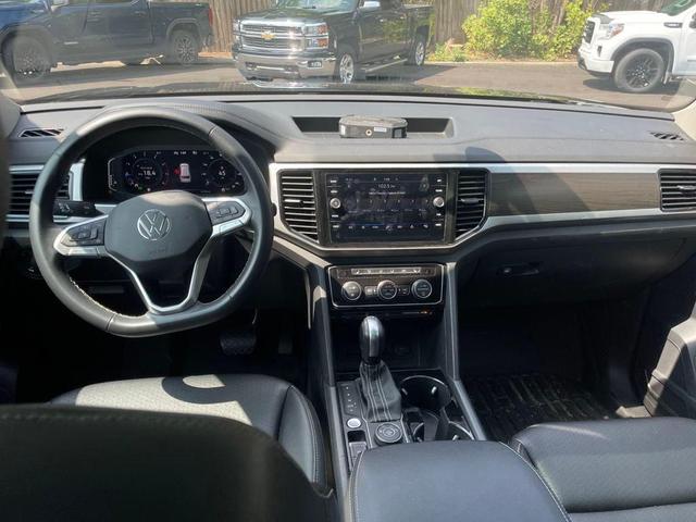 Photo of 2023 Deep Black Pearl Volkswagen Atlas
