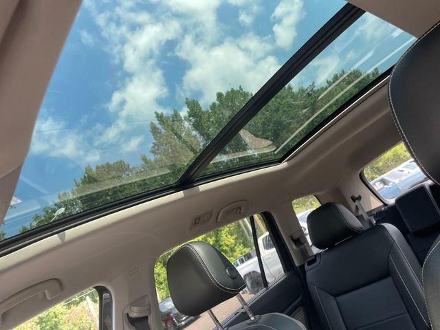 Photo of 2023 Deep Black Pearl Volkswagen Atlas