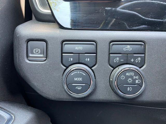 Photo of 2023 Glacier Blue Metallic Chevrolet Silverado 1500