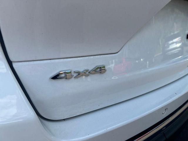 Photo of 2022 Bright White Clearcoat Jeep Grand Cherokee