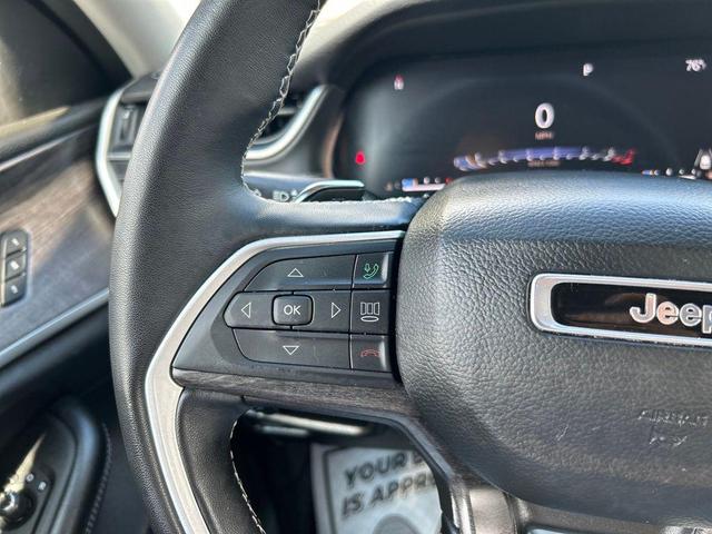 Photo of 2022 Bright White Clearcoat Jeep Grand Cherokee