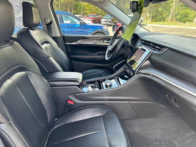 Photo of 2022 Bright White Clearcoat Jeep Grand Cherokee