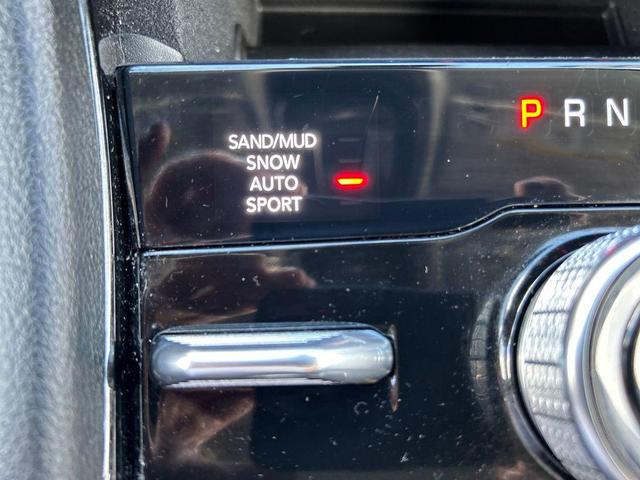 Photo of 2022 Bright White Clearcoat Jeep Grand Cherokee
