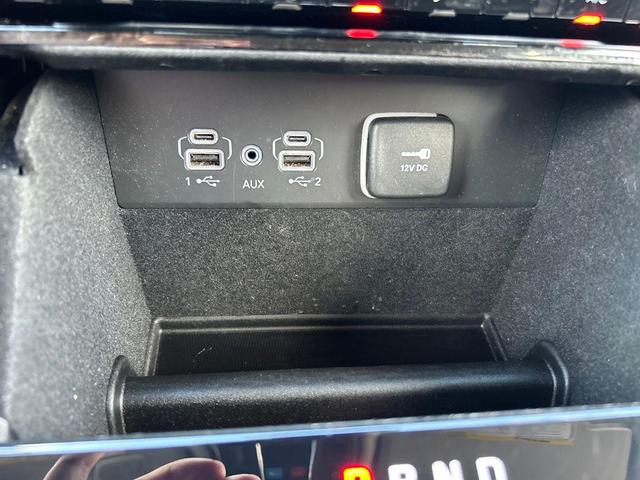 Photo of 2022 Bright White Clearcoat Jeep Grand Cherokee