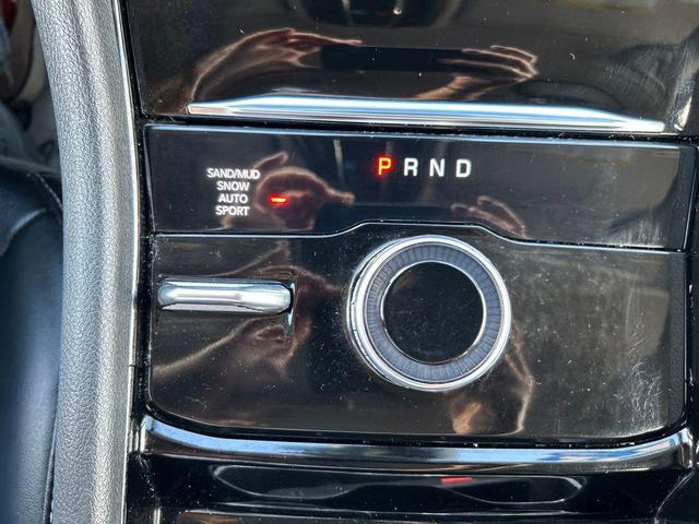 Photo of 2022 Bright White Clearcoat Jeep Grand Cherokee
