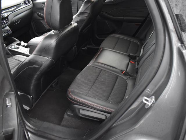 Photo of 2024 Gray Metallic Ford Escape