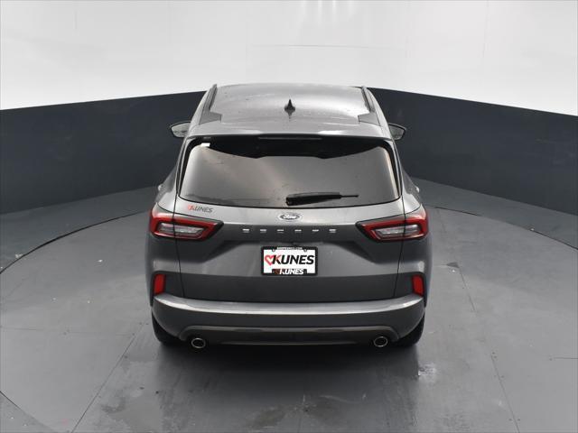 Photo of 2024 Gray Metallic Ford Escape