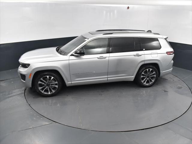 Photo of 2023 Silver Zynith Jeep Grand Cherokee L