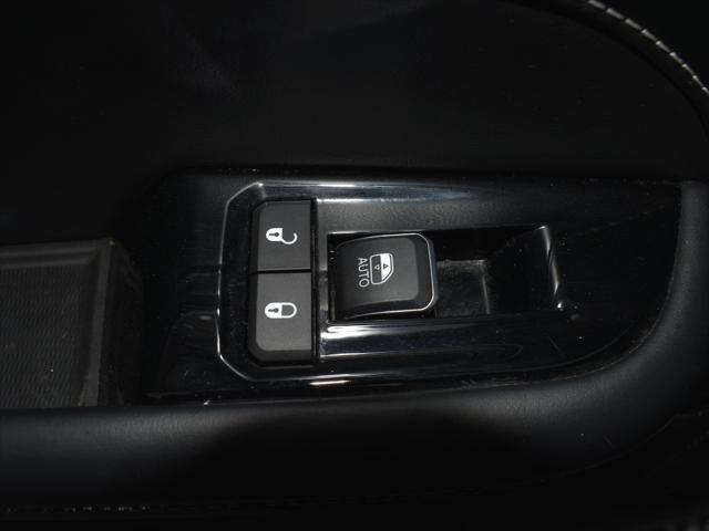 Photo of 2023 Silver Zynith Jeep Grand Cherokee L