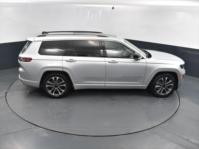 Photo of 2023 Silver Zynith Jeep Grand Cherokee L