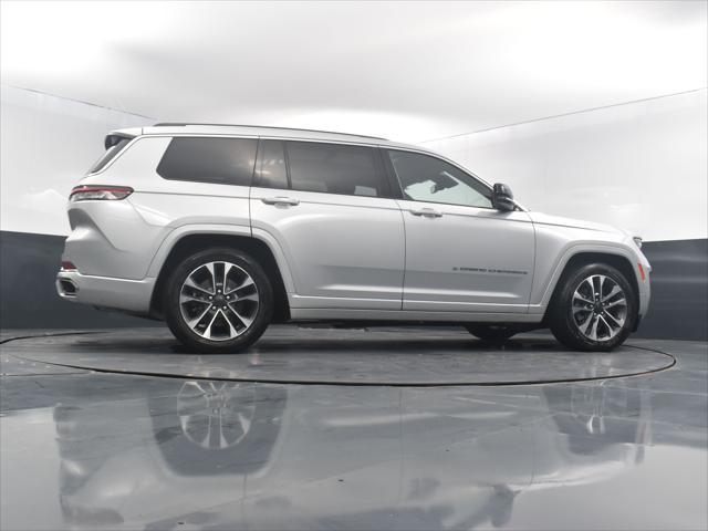 Photo of 2023 Silver Zynith Jeep Grand Cherokee L