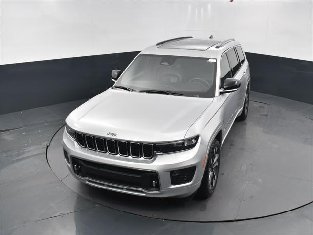 Photo of 2023 Silver Zynith Jeep Grand Cherokee L