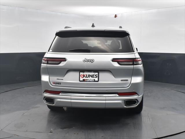 Photo of 2023 Silver Zynith Jeep Grand Cherokee L