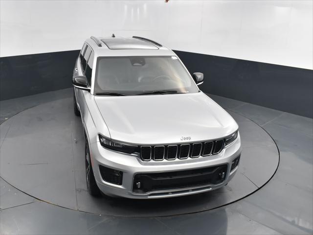 Photo of 2023 Silver Zynith Jeep Grand Cherokee L