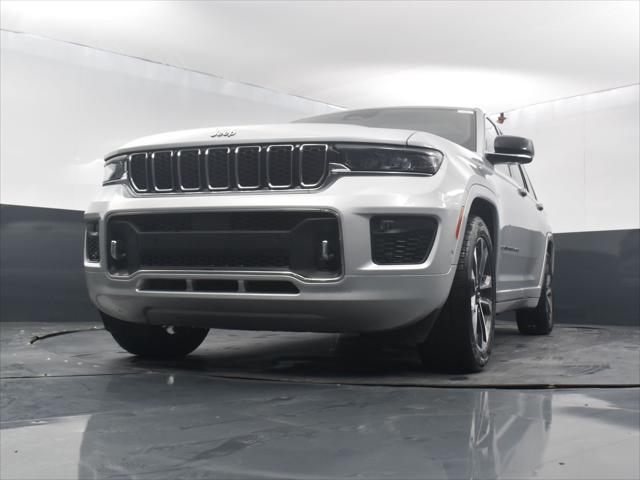 Photo of 2023 Silver Zynith Jeep Grand Cherokee L