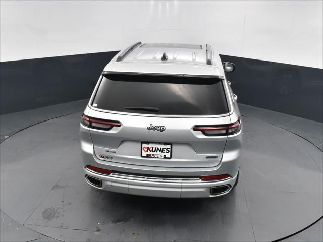 Photo of 2023 Silver Zynith Jeep Grand Cherokee L