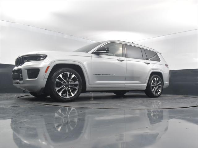 Photo of 2023 Silver Zynith Jeep Grand Cherokee L