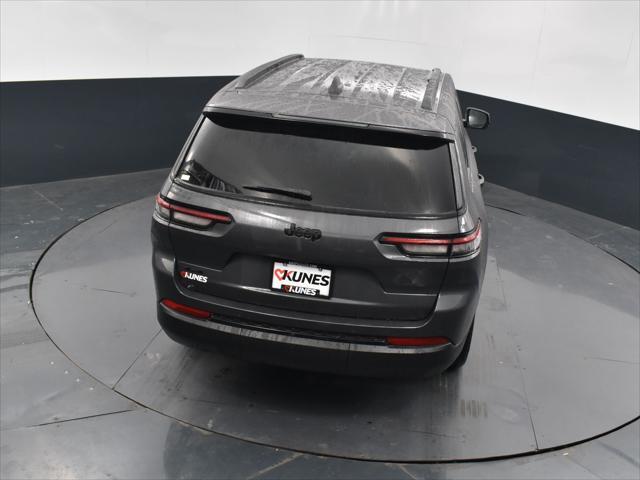 Photo of 2025 Baltic Gray Metallic Clearcoat Jeep Grand Cherokee L