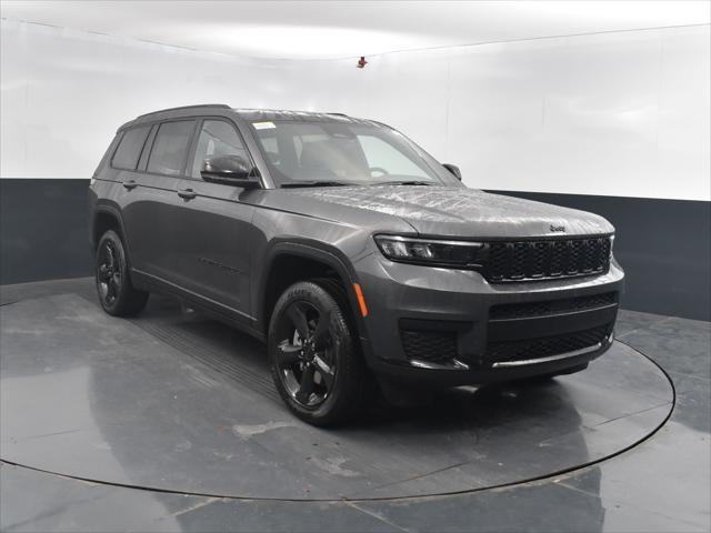 Photo of 2025 Baltic Gray Metallic Clearcoat Jeep Grand Cherokee L