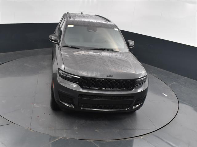 Photo of 2025 Baltic Gray Metallic Clearcoat Jeep Grand Cherokee L