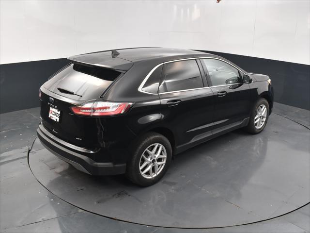 Photo of 2024 Black Metallic Ford Edge
