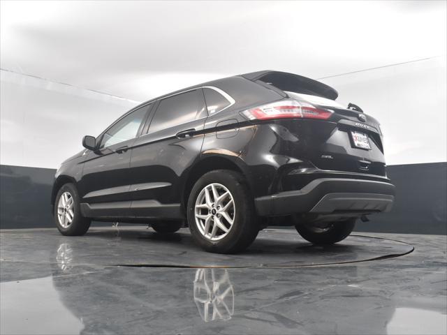 Photo of 2024 Black Metallic Ford Edge