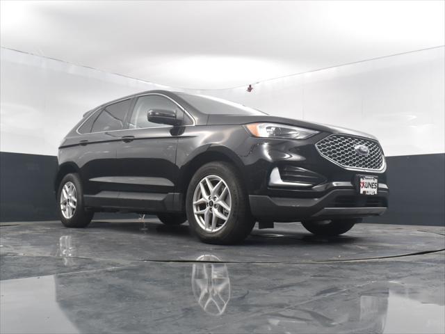 Photo of 2024 Black Metallic Ford Edge