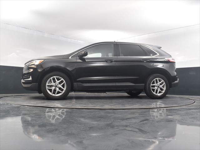 Photo of 2024 Black Metallic Ford Edge