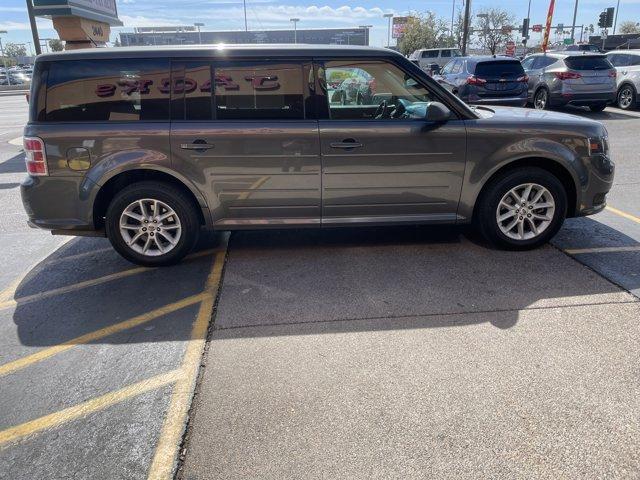 Photo of 2018 Gray Ford Flex