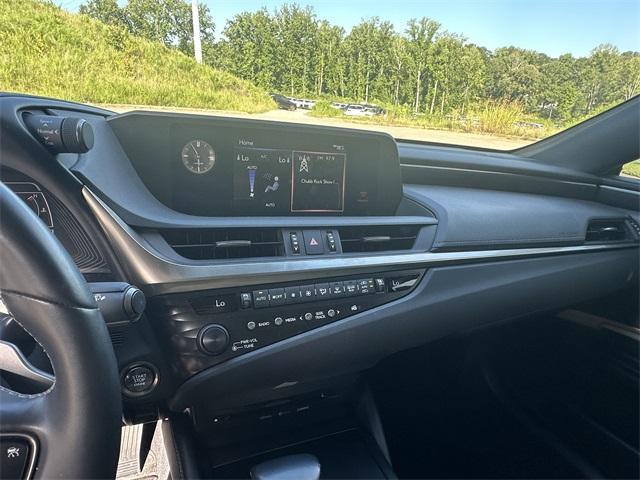 Photo of 2020 Blue Lexus ES 350