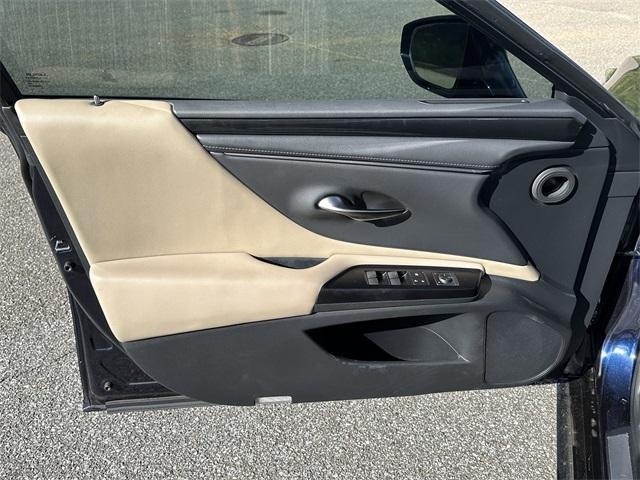 Photo of 2020 Blue Lexus ES 350
