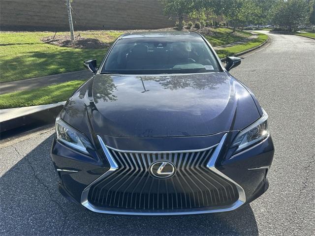 Photo of 2020 Blue Lexus ES 350