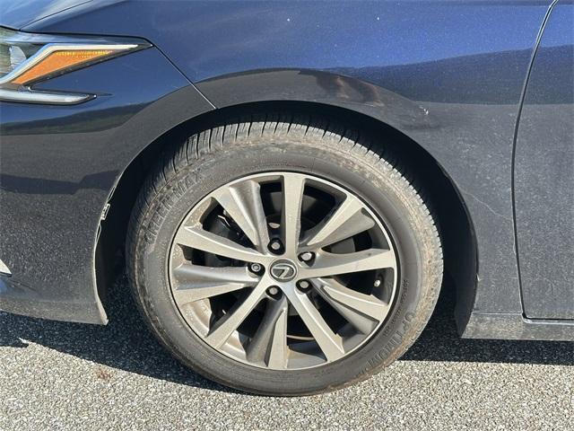 Photo of 2020 Blue Lexus ES 350