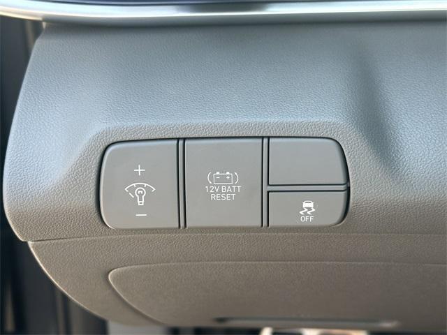 Photo of 2025 Gray Pearl Hyundai ELANTRA HEV