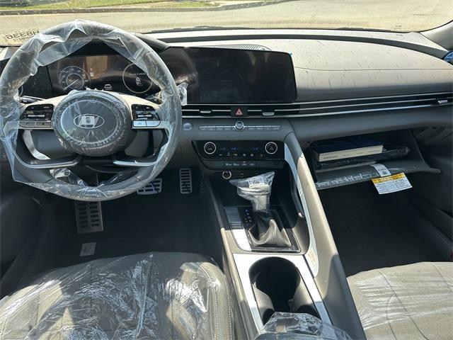 Photo of 2025 Gray Pearl Hyundai ELANTRA HEV