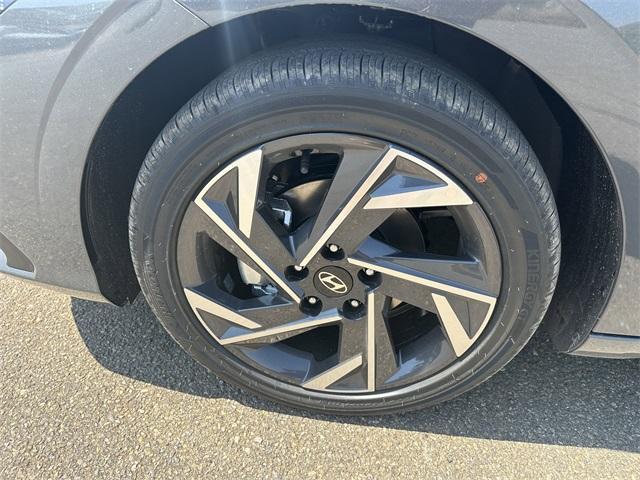 Photo of 2025 Gray Pearl Hyundai ELANTRA HEV