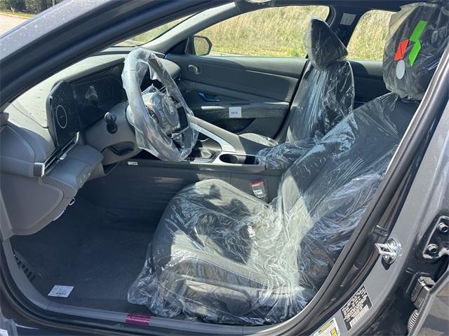 Photo of 2025 Gray Pearl Hyundai ELANTRA HEV