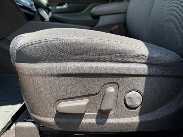 Photo of 2020 Shimmering Silver Pearl Hyundai SANTA FE