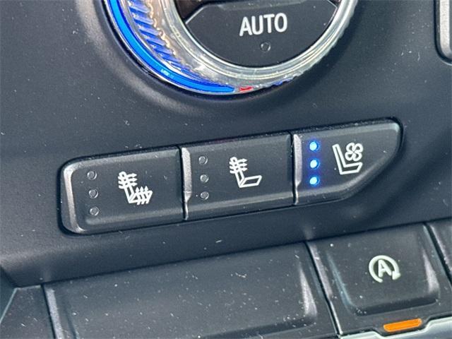 Photo of 2021 Summit White GMC Sierra 1500