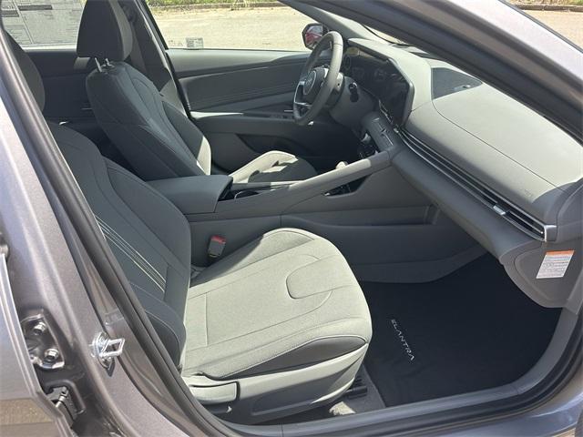 Photo of 2025 Amazon Gray Hyundai ELANTRA HEV