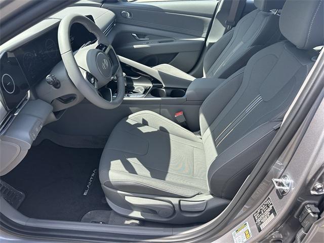 Photo of 2025 Amazon Gray Hyundai ELANTRA HEV