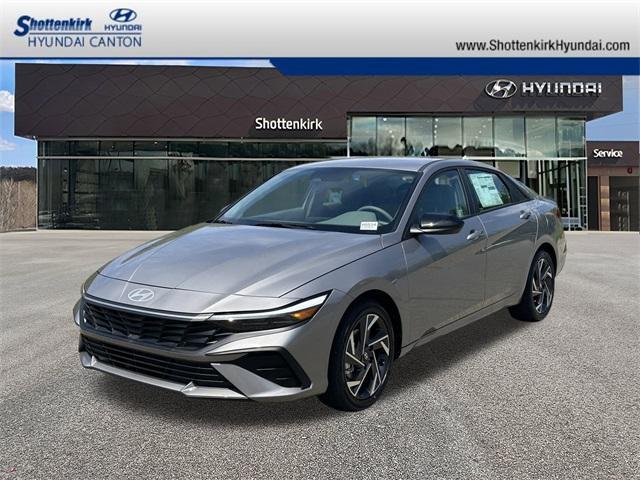 Photo of 2025 Amazon Gray Hyundai ELANTRA HEV