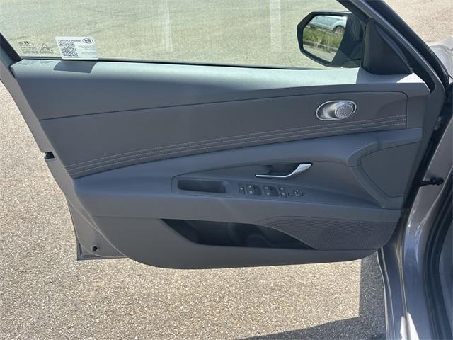 Photo of 2025 Amazon Gray Hyundai ELANTRA HEV