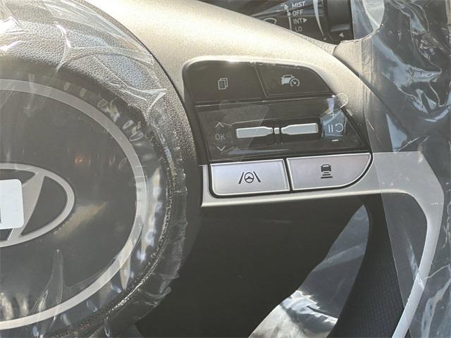 Photo of 2025 White Hyundai ELANTRA HEV
