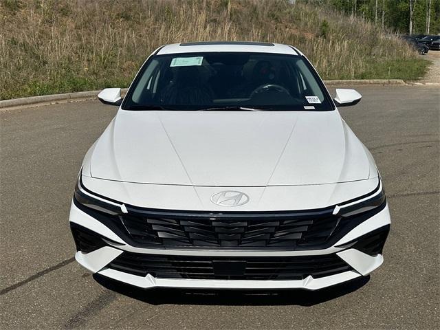 Photo of 2025 White Hyundai ELANTRA HEV